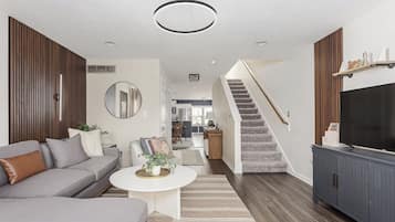 Smart TV, books