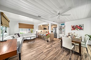 Dining - Toes In The Sand | Cottage with Private Pool, Walk to SK Beach and Village 🏝️ 🌅 (Siesta Key)