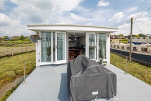 Terrace/patio - Lorna, Houseboat , West Mersea (West Mersea)