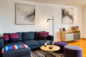 TV - Mr. W | 2Br in Roma next to Parque España (Ciudad de México)