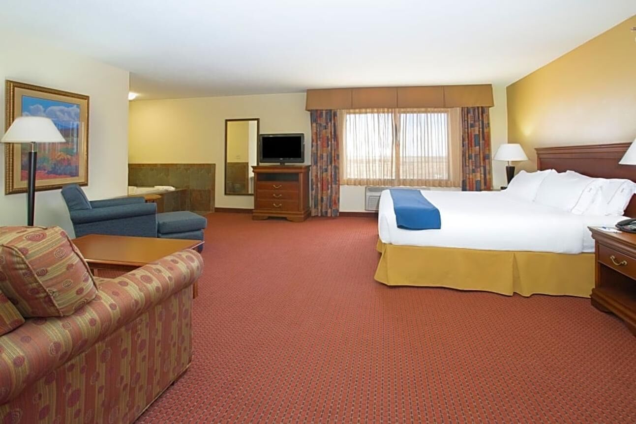 Less than a minutes’ drive from Interstate 25, this Las Vegas ...