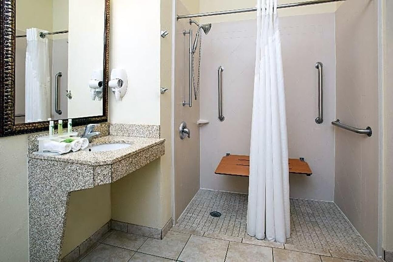 Less than a minutes’ drive from Interstate 25, this Las Vegas ...