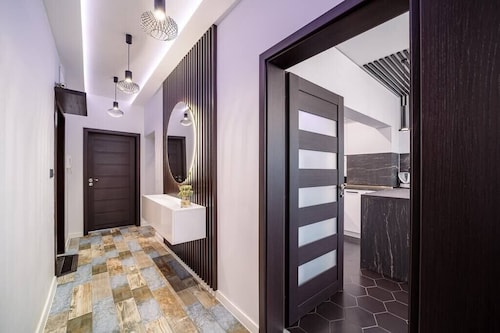 Sea Garden Heaven 2BR Apartment with Free Parking