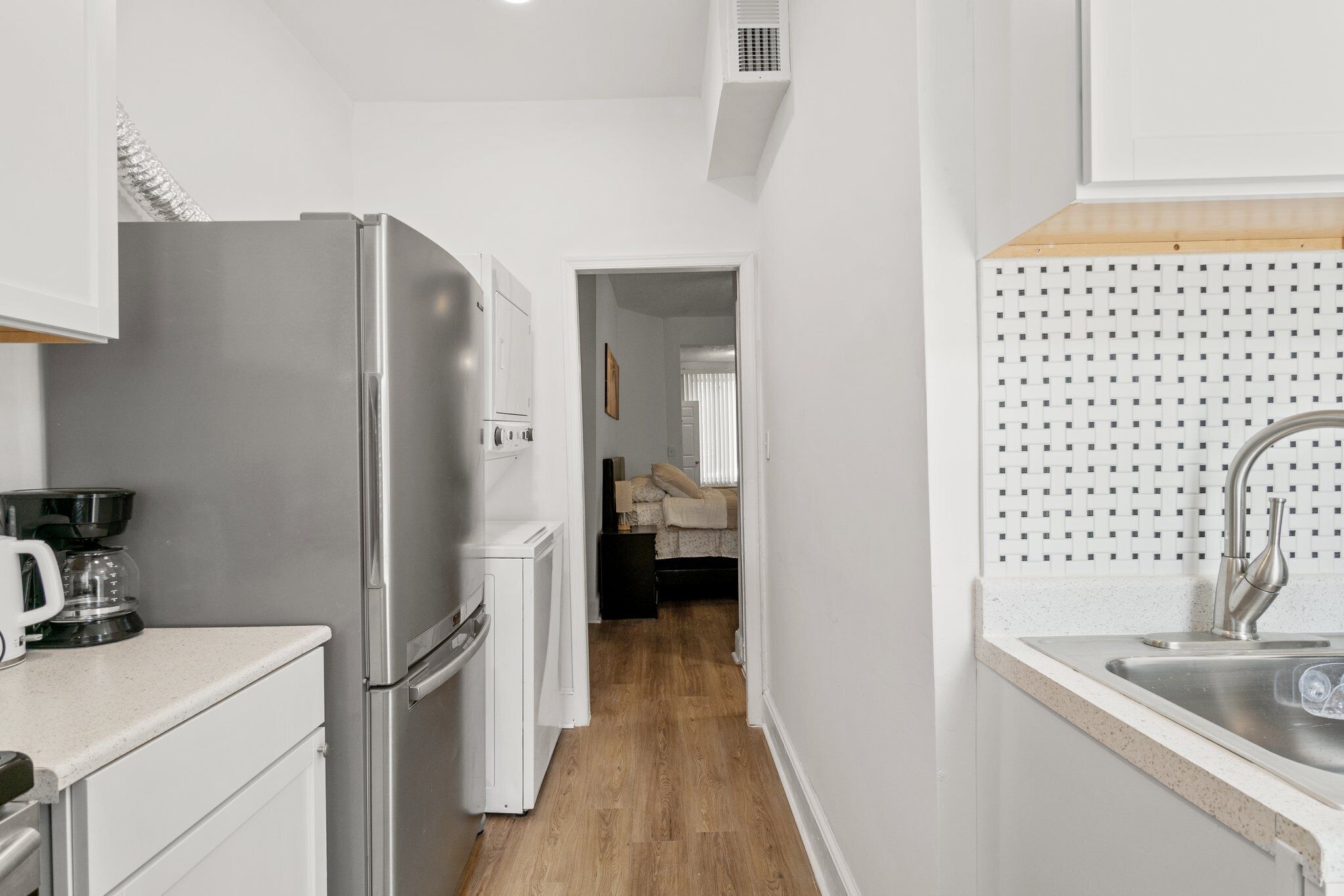 Refrigerador, microondas, horno y parrilla de estufa 