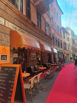 屋外ダイニングエリア