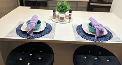 Elegant Oasis Studio Retreat Central Safe Location WiFi, AC,