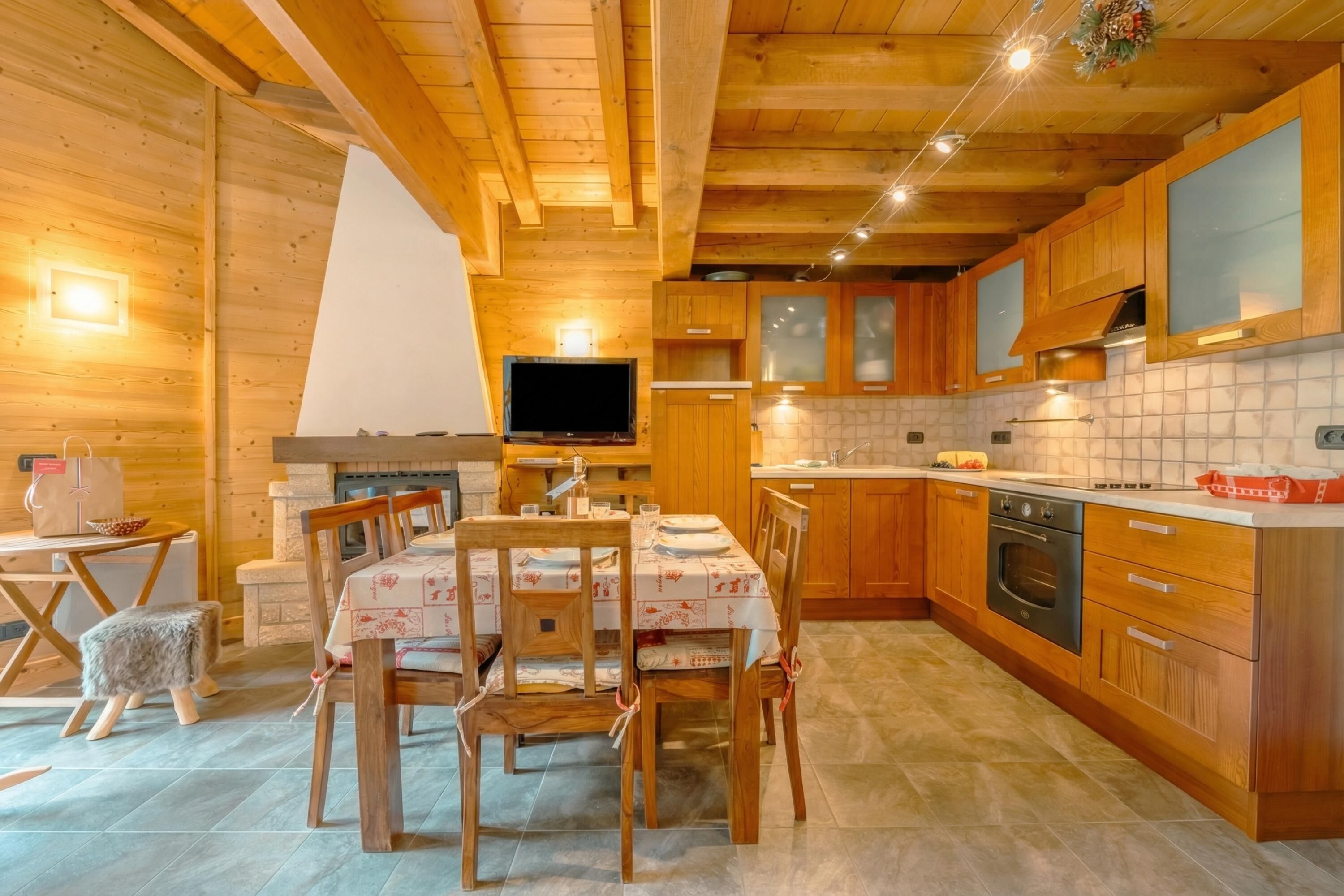 Frigorifero, forno, piano cottura, lavastoviglie