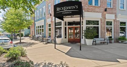 Brand New 5BR Townhome – Modern Comfort Near Clemson University!
