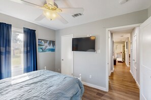 2 室のベッドルーム、アイロン / アイロン台、インターネット、ベッドシーツ