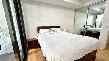 2 bedrooms, iron/ironing board, Internet, bed sheets