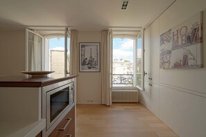 Interior - Appartement lumineux près des Champs-Élysées (Paris)