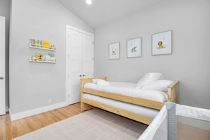 4 bedrooms, travel crib, WiFi, bed sheets