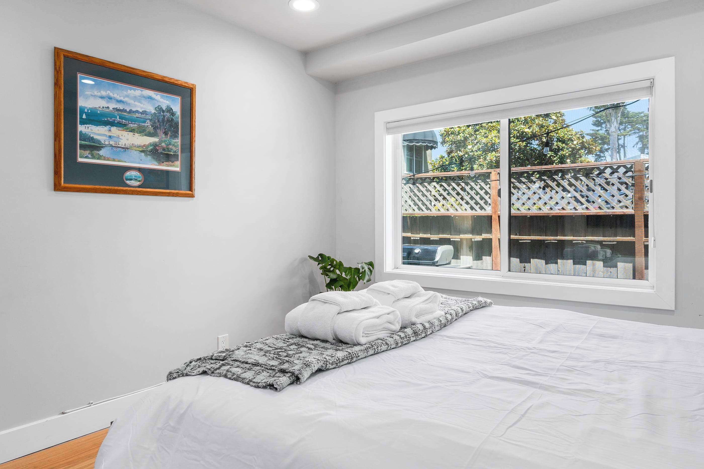 4 bedrooms, travel crib, WiFi, bed sheets