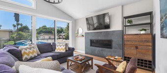 4 Bedroom Luxury in Capitola Village w/ parking!