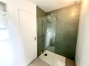 Bathroom - Le Parisien - Accommodation for 2 people (Poitiers)