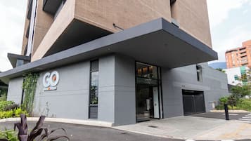 Mặt tiền nơi lưu trú