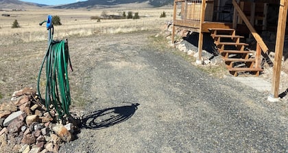 Peaceful apartment with WiFi in Whitetail Valley north of Whitehall.
