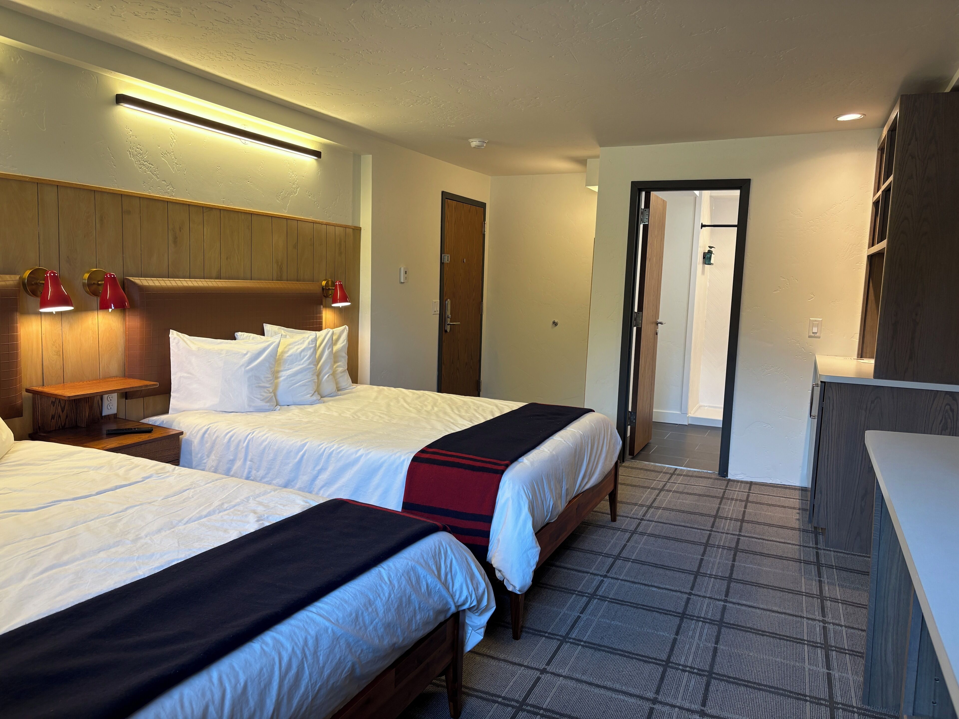 Comfort Room, 2 Queen Beds, Non Smoking | Laptop workspace, WiFi (free), individually decorated, bed sheets