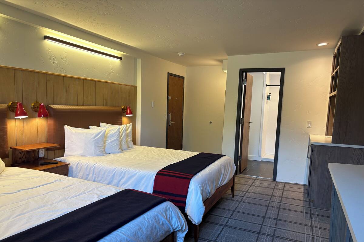 Laptop workspace, free WiFi, individually decorated, bed sheets