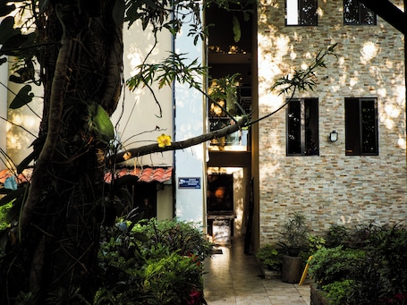 Fachada de la propiedad. Villa Las Flores