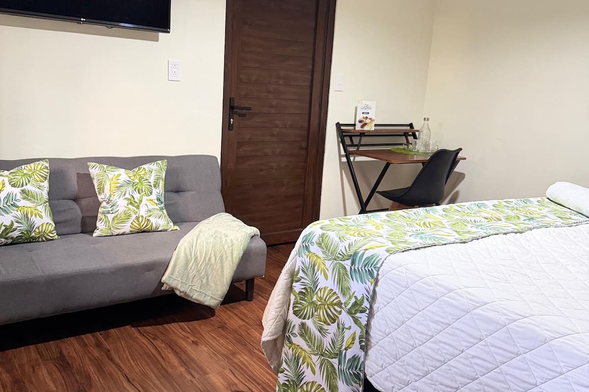 Comfort Double Room | Desk, laptop workspace, free WiFi, bed sheets