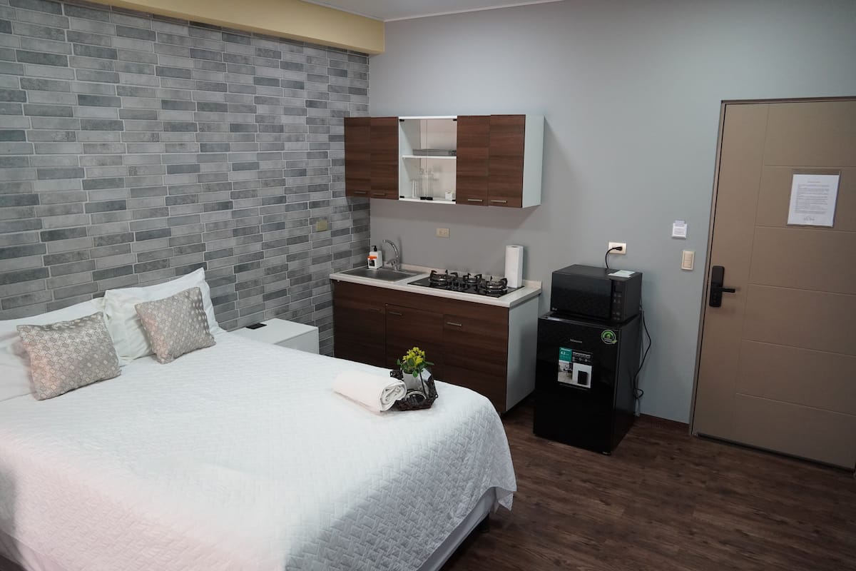 Deluxe Double Room | 1 bedroom, desk, laptop workspace, free WiFi