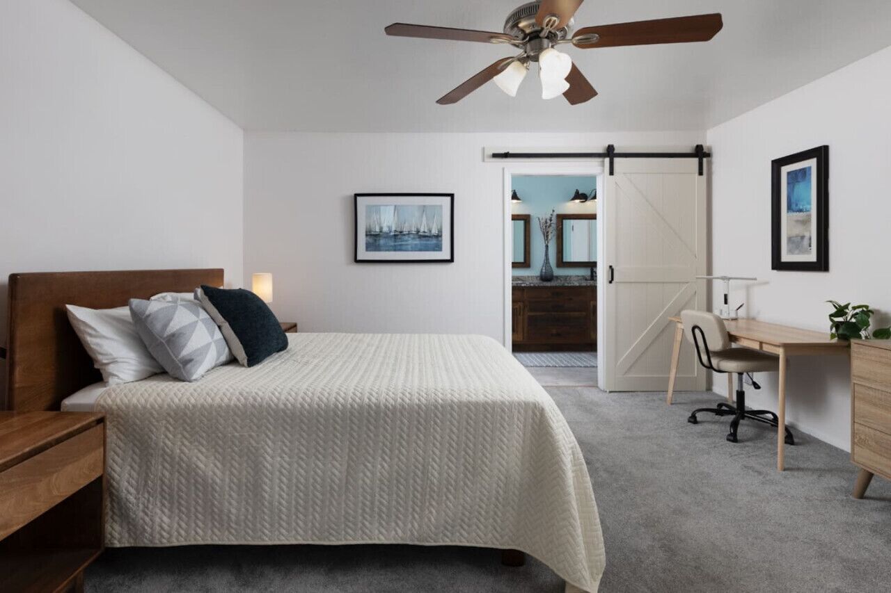 4 soveværelser, skrivebord, strygejern/strygebræt, Wi-Fi