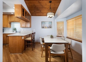 Dining - Star Gaze | Majestic Views | Fun (Crestline)