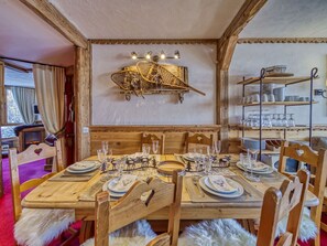Dining - Cosy apartment for 8 people with WIFI, TV and balcony (Les Ménuires)