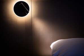 Bureau, fer et planche à repasser, Wi-Fi, draps fournis