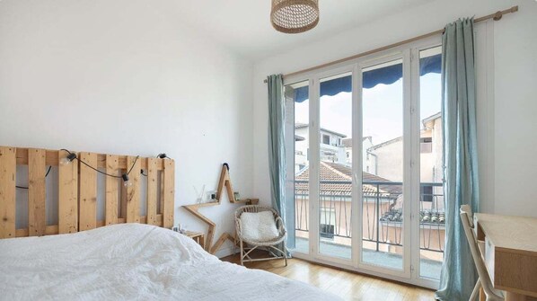 4 Schlafzimmer, Schreibtisch, Bügeleisen/Bügelbrett, kostenloses WLAN