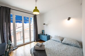 4 Schlafzimmer, Schreibtisch, Bügeleisen/Bügelbrett, kostenloses WLAN