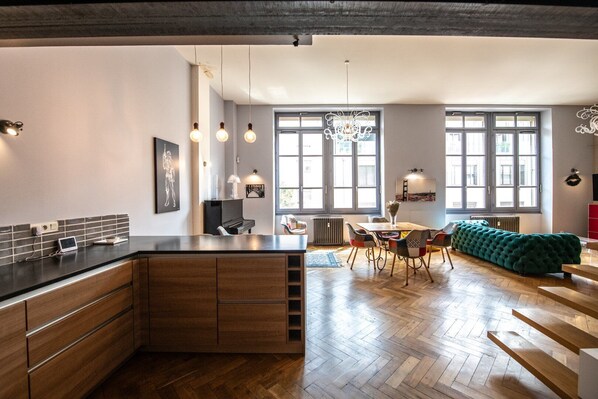 Télévision, espaces bureaux