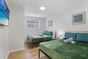 5 bedrooms, in-room safe, desk, iron/ironing board