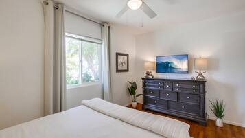 3 bedrooms, iron/ironing board, free WiFi, bed sheets