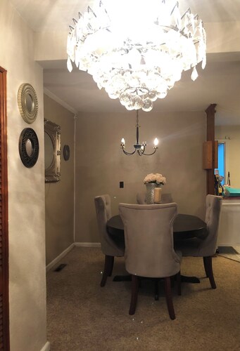 Charming 3-bedroom house with in Portsmouth with spacious backyard!