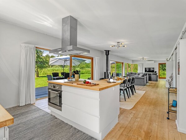 Fridge, microwave, dishwasher, cookware/dishes/utensils - "Nielsigne" - 1.3km from the sea by Interhome (Væggerløse)