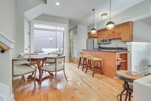 Dining - Vibrant Downtown Cincinnati Townhome w/ Sauna! (Cincinnati)
