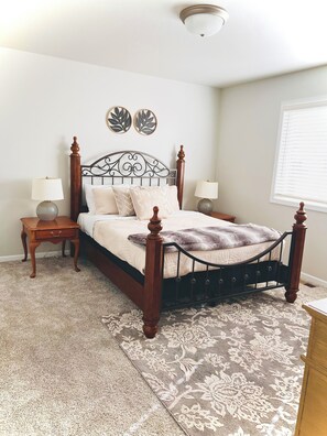 3 bedrooms, iron/ironing board, WiFi, bed sheets - Charming 3-bedroom house with WiFi and AC in lovely Fargo (Fargo)