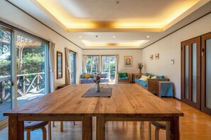 Interior - Spacious house with garden and log cabin in Izu highlands, 2 hours from Tokyo.  (伊東市)