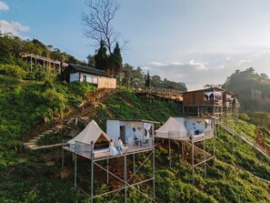 Blackout curtains, bed sheets - Long Hak Khao Camping Phu Chi Fa (Thoeng)