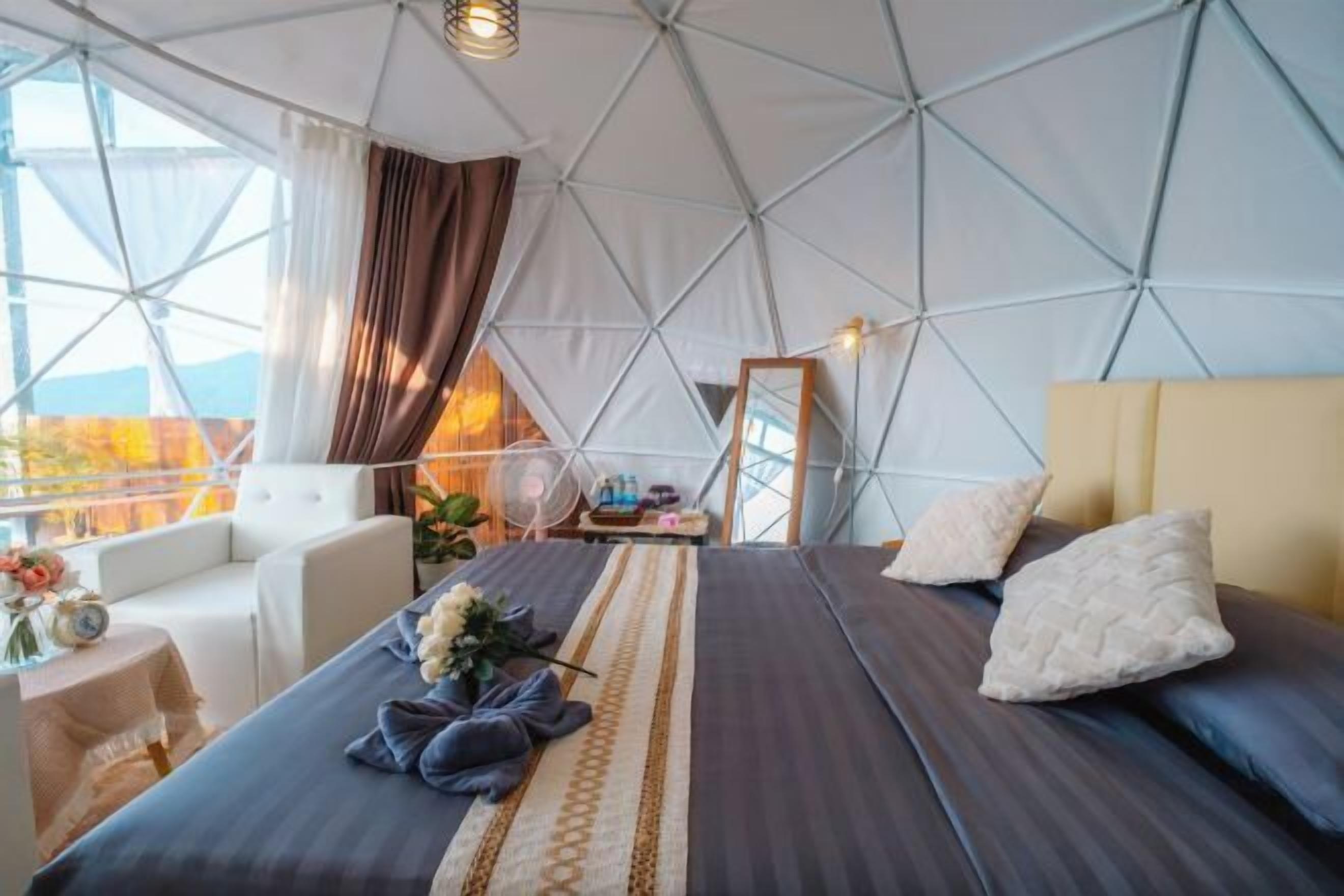 Cortinas opacas y ropa de cama