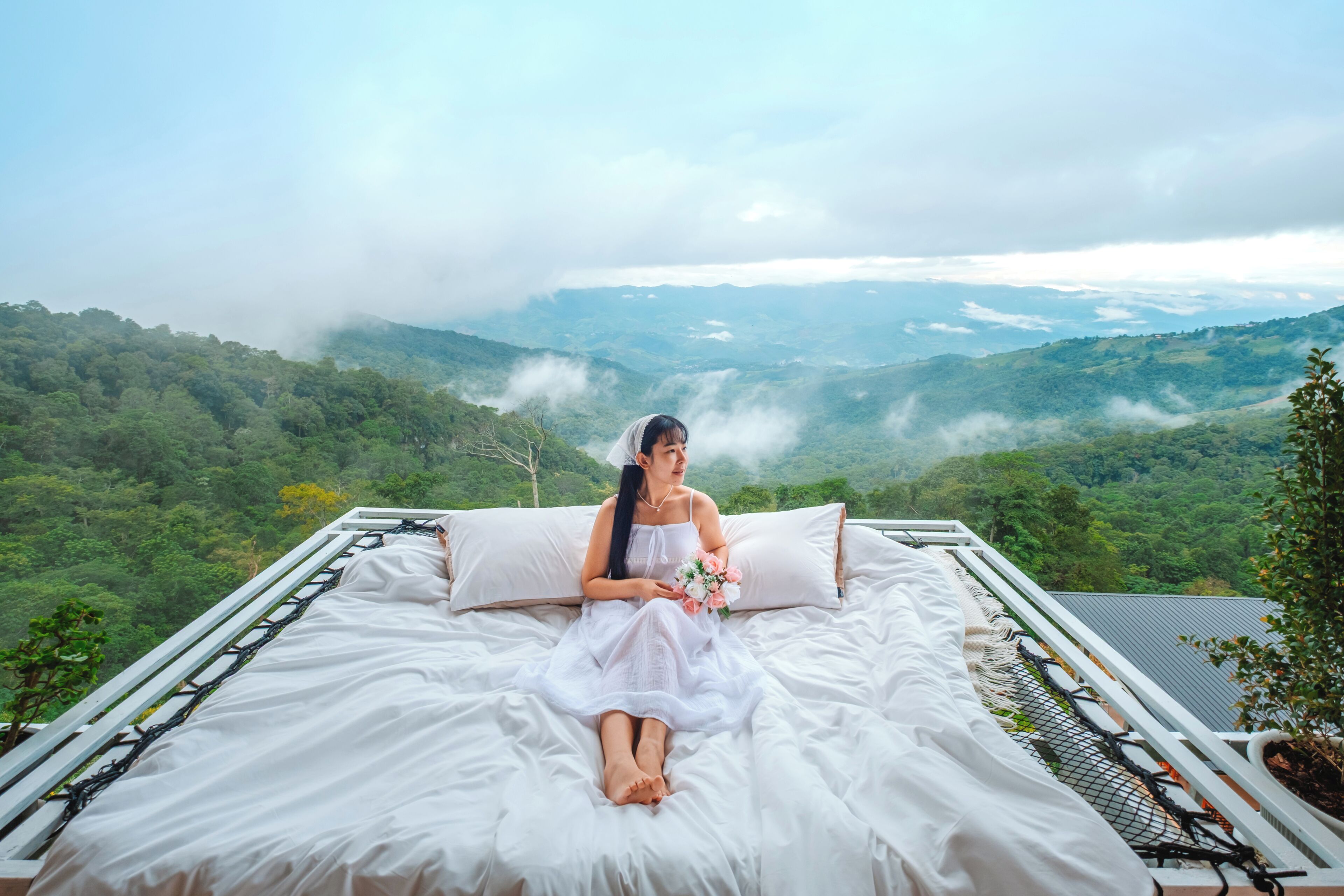 Habitación junior, vista a la colina | Área de sala de estar