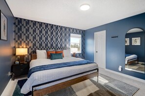 3 bedrooms, desk, iron/ironing board, travel cot