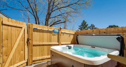 Rockies Royale! Game Night Retreat w/ Hot Tub