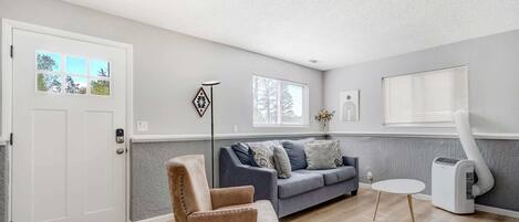 Televisión y chimenea