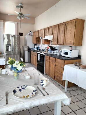 Mikrowelle, Ofen, Herdplatte, Geschirrspüler