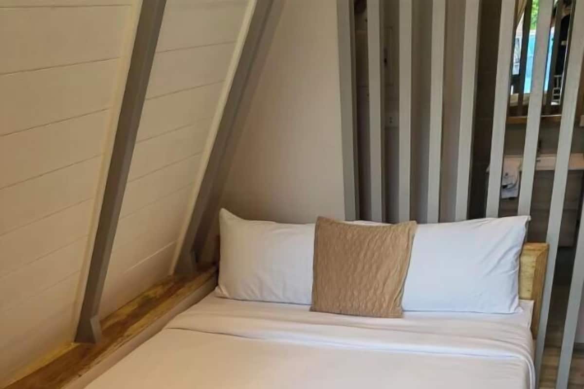 Premier Cabin, Garden View | 1 bedroom, free WiFi