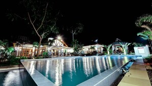 Outdoor pool - The Zen Villas Resort (Lipa)