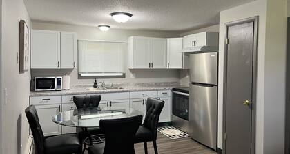 Charming 3-bedroom house with WiFi and AC in serene West Fargo